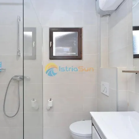 Manda - One Bedroom With Terrace A5 * Fažana