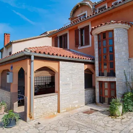 Manda - One Bedroom With Terrace A5 Appartamento Fažana